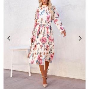 VICI QUIET ESCAPE FLORAL PLEATED MIDI DRESS - IVORY